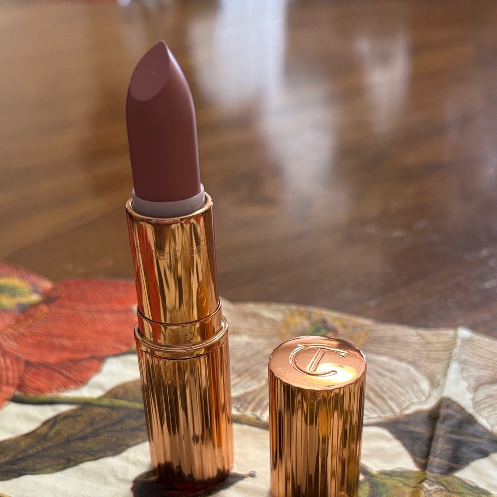 Charlotte Tilbury Lipstick-Pillow Talk Fair - Picture 3 of 6